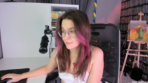 Snapshot of icefroq chatting on 01/31/25, 09:59 Julia online show from 01/31/25, 09:59