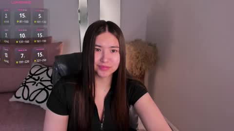 Snapshot of iceicebabe_ chatting on 03/22/26, 01:42 Aiza online show from 03/22/26, 01:42
