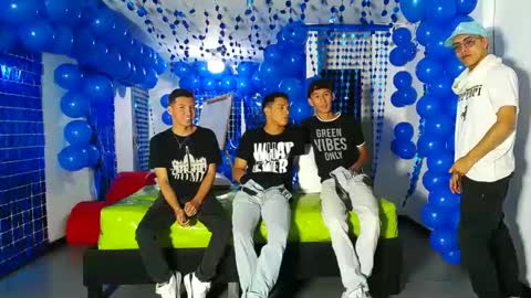 Snapshot of icevermilk chatting on 12/06/24, 06:06 THOMAS AND DAMIAND online show from 12/06/24, 06:06