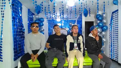 Snapshot of icevermilk chatting on 01/26/25, 05:13 THOMAS AND DAMIAND online show from 01/26/25, 05:13