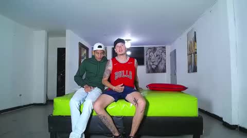 Snapshot of icevermilk chatting on 09/27/25, 01:16 THOMAS AND DAMIAND online show from 09/27/25, 01:16