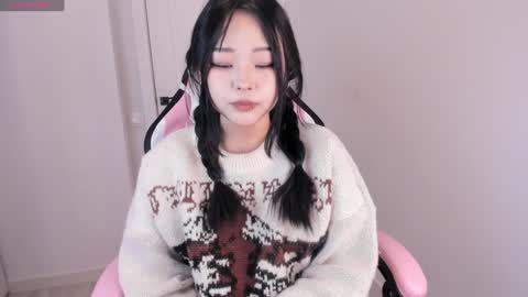 Hitomi   online show from 12/11/24, 06:25