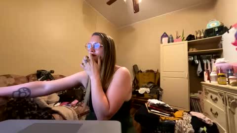 Snapshot of ickybratt chatting on 04/02/26, 12:47 ickybratt online show from 04/02/26, 12:47