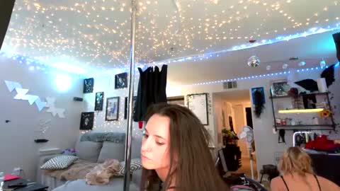 icyspice online show from 10/02/25, 09:49