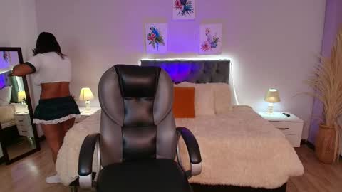 Snapshot of icysweetcam chatting on 04/28/26, 11:37 Icy online show from 04/28/26, 11:37