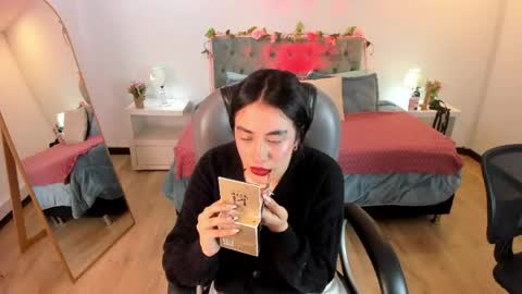 Snapshot of icysweetcam chatting on 05/14/26, 11:28 Icy online show from 05/14/26, 11:28