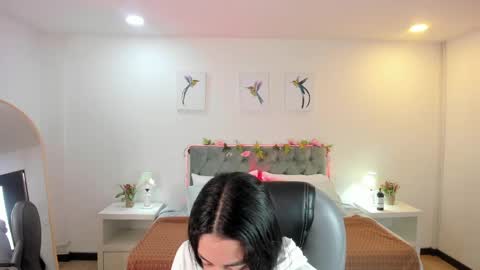 Snapshot of icysweetcam chatting on 05/29/26, 11:52 Icy online show from 05/29/26, 11:52