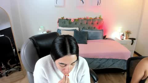 Snapshot of icysweetcam chatting on 06/03/26, 11:57 Icy online show from 06/03/26, 11:57