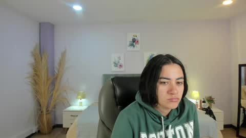 Snapshot of icysweetcam chatting on 06/06/26, 11:59 Icy online show from 06/06/26, 11:59