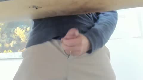 idfunguy2023 online show from 11/20/25, 01:06