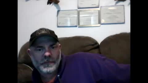 idkwhyidothis348732 online show from 02/23/25, 08:00