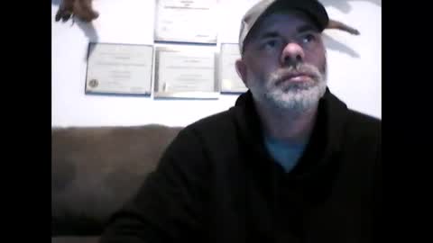 idkwhyidothis348732 online show from 02/25/25, 11:19