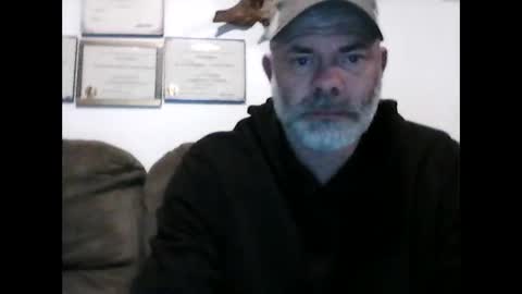 idkwhyidothis348732 online show from 03/03/25, 12:16