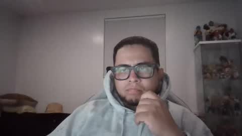 idoyourmom online show from 11/18/25, 04:06