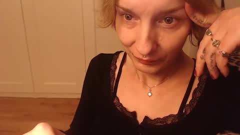 Snapshot of ifk_donkeysfr chatting on 10/24/25, 04:14 Ifk Donkeys online show from 10/24/25, 04:14