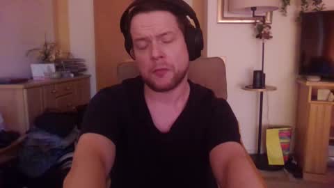 Snapshot of igaveyoupower chatting on 02/27/25, 10:04 igaveyoupower online show from 02/27/25, 10:04