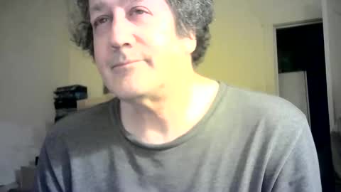 Snapshot of ignoredlittlestloser chatting on 12/20/24, 04:20 ignoredlittlestloser online show from 12/20/24, 04:20