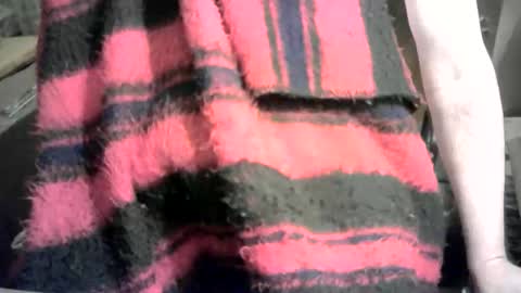 Snapshot of ignoredlittlestloser chatting on 12/24/24, 05:16 ignoredlittlestloser online show from 12/24/24, 05:16