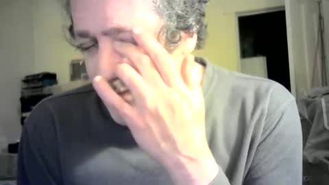 Snapshot of ignoredlittlestloser chatting on 02/15/25, 06:12 ignoredlittlestloser online show from 02/15/25, 06:12