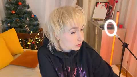 Emmy  help me reach 100 thumbs up online show from 01/16/26, 09:19