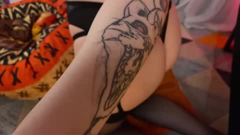 Emmy  help me reach 100 thumbs up online show from 04/18/26, 09:37