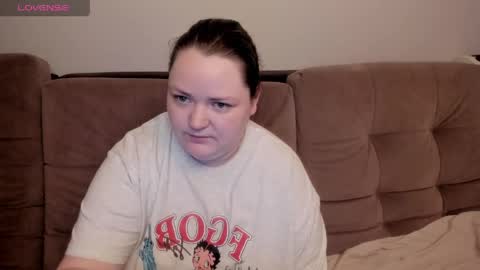 Snapshot of ihaveasecret_ chatting on 06/10/26, 03:29 Alice online show from 06/10/26, 03:29