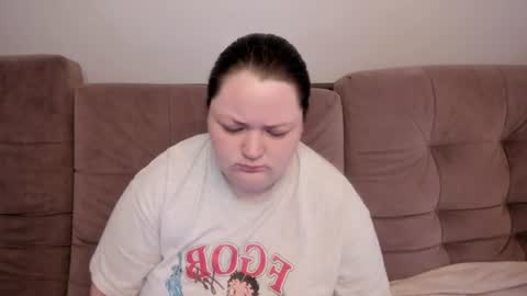 Snapshot of ihaveasecret_ chatting on 07/09/26, 02:04 Alice online show from 07/09/26, 02:04