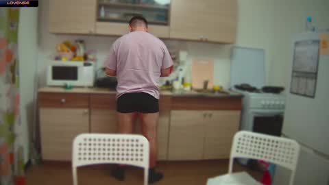 Julia and Mira online show from 12/05/24, 03:59