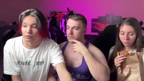 Julia and Mira online show from 12/19/24, 08:44