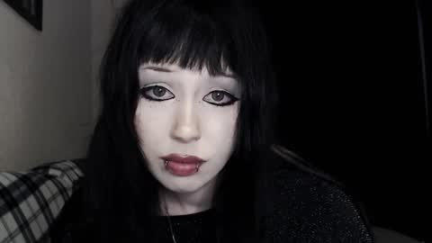 Snapshot of iiiiiiis chatting on 10/11/25, 09:24 iiiiiiis online show from 10/11/25, 09:24