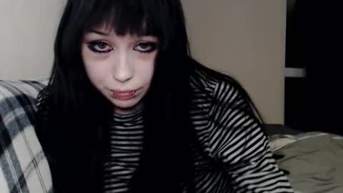 Snapshot of iiiiiiis chatting on 10/16/25, 10:55 iiiiiiis online show from 10/16/25, 10:55