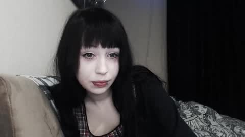 iiiiiiis online show from 01/06/26, 01:37