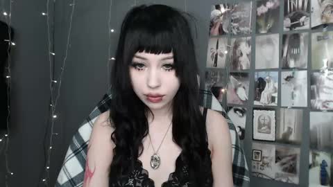 iiiiiiis online show from 05/21/26, 01:40