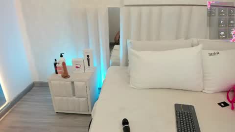 Naty  online show from 06/26/26, 10:47