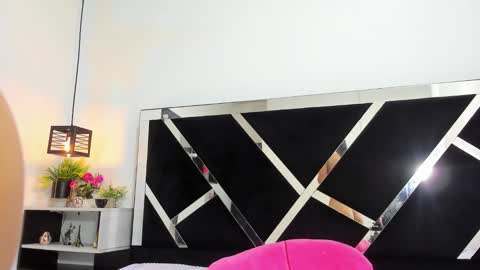 Isabella online show from 01/14/26, 12:55