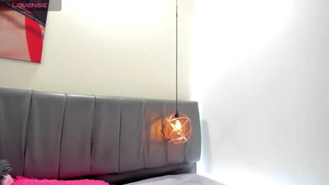 Snapshot of iisabella_noa chatting on 07/08/26, 12:42 Isabella online show from 07/08/26, 12:42