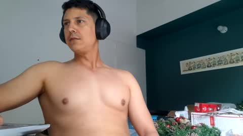 Snapshot of ijustjerk chatting on 09/17/25, 12:18 ijustjerk online show from 09/17/25, 12:18