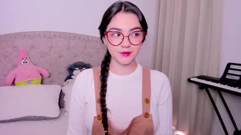 Snapshot of iki_mei chatting on 09/25/25, 04:00 Maria online show from 09/25/25, 04:00