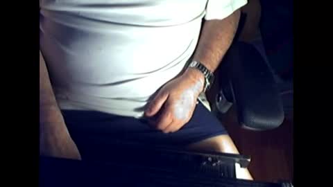 ikissuuuu online show from 01/15/26, 04:00