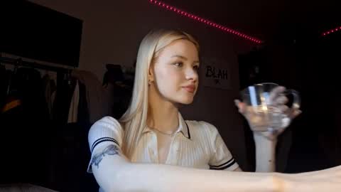 ShyLuna online show from 02/13/26, 06:09