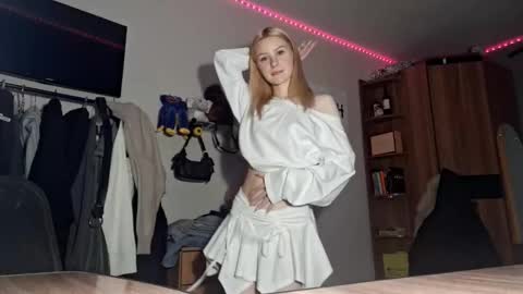 ShyLuna online show from 02/15/26, 06:10