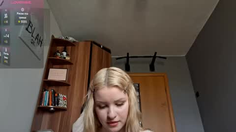 Snapshot of ilianamessersmith chatting on 05/08/26, 07:25 ShyLuna online show from 05/08/26, 07:25