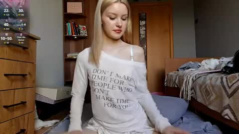 Snapshot of ilianamessersmith chatting on 05/19/26, 07:26 ShyLuna online show from 05/19/26, 07:26