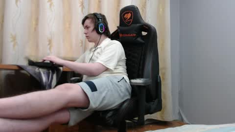 Snapshot of iliaskrisloveee chatting on 04/18/26, 03:16 lord online show from 04/18/26, 03:16