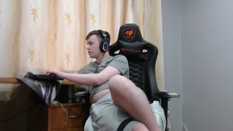 Snapshot of iliaskrisloveee chatting on 04/23/26, 01:51 lord online show from 04/23/26, 01:51