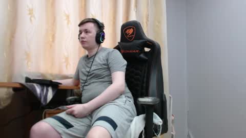 Snapshot of iliaskrisloveee chatting on 04/23/26, 02:41 lord online show from 04/23/26, 02:41