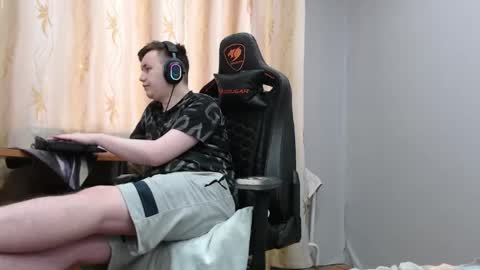 Snapshot of iliaskrisloveee chatting on 04/29/26, 03:38 lord online show from 04/29/26, 03:38