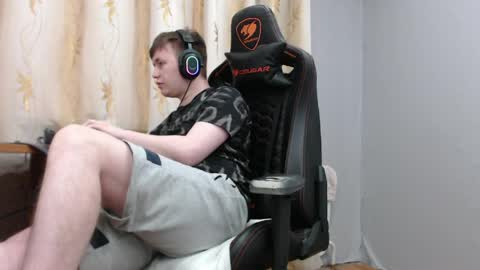Snapshot of iliaskrisloveee chatting on 05/13/26, 12:08 lord online show from 05/13/26, 12:08