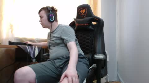 Snapshot of iliaskrisloveee chatting on 05/16/26, 10:36 lord online show from 05/16/26, 10:36