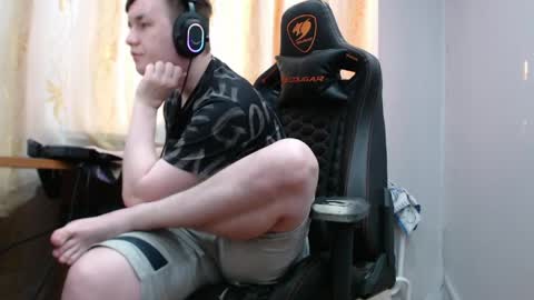 Snapshot of iliaskrisloveee chatting on 05/18/26, 04:13 lord online show from 05/18/26, 04:13